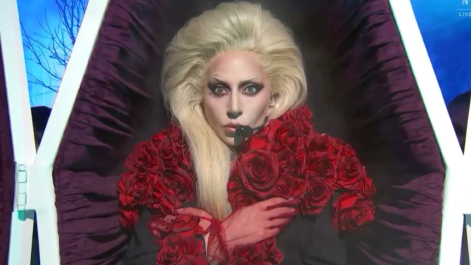 Lady Gaga en el adelanto de 'Miércoles' Lady Gaga en el adelanto de 'Miércoles'