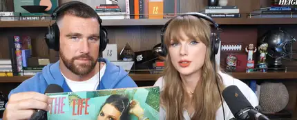 Taylor Swift en 'New Heights' con Travis Kelce Taylor Swift en 'New Heights' con Travis Kelce