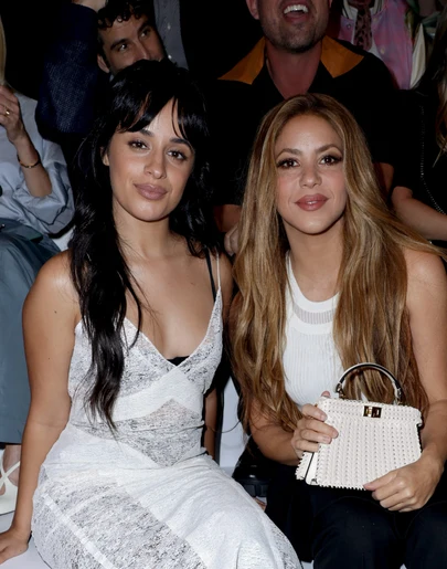 Shakira y Camila Cabello Semana de la Moda de Alta Costura de París Shakira y Camila Cabello Semana de la Moda de Alta Costura de París