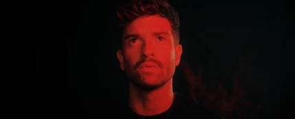 Pablo Alborán en el videoclip de 'Vámonos de aquí' Pablo Alborán en el videoclip de 'Vámonos de aquí'