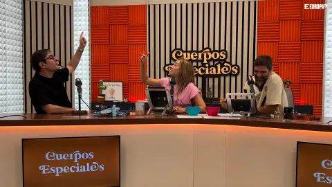 Juanra Bonet con Eva Soriano y Nacho García en 'Cuerpos especiales' Juanra Bonet con Eva Soriano y Nacho García en 'Cuerpos especiales'