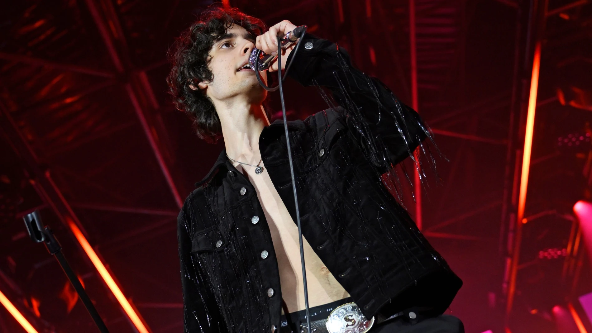El cantante Sombr El cantante Sombr