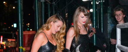 Blake Lively y Taylor Swift en 2023