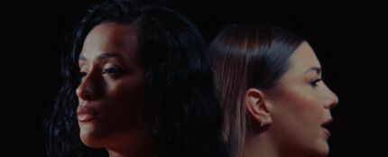 Chanel y Lapili, en el videoclip de Matahari