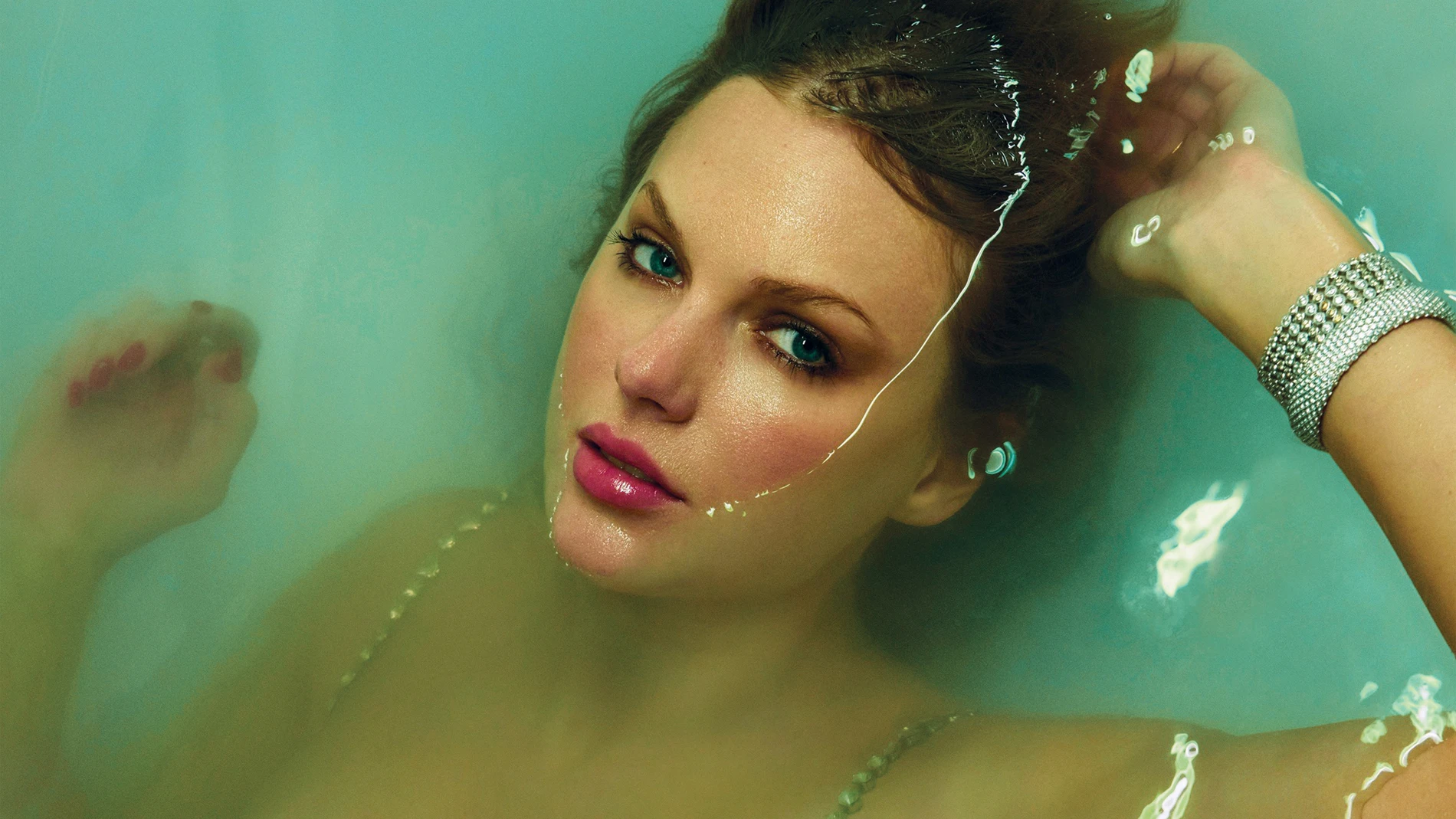 Taylor Swift en la imagen de portada de 'The Life of a Showgirl' Taylor Swift en la imagen de portada de 'The Life of a Showgirl'