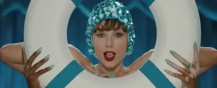 Taylor Swift en el videoclip 'Teh Fate of Ophelia' Taylor Swift en el videoclip 'Teh Fate of Ophelia'