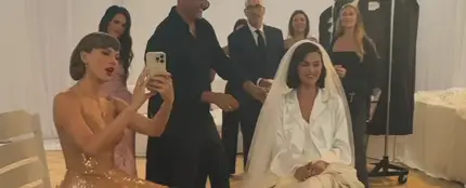 Las bonitas imágenes de Taylor Swift con Selena Gomez el día de su boda: "Lo más bonito que he visto" Las bonitas imágenes de Taylor Swift con Selena Gomez el día de su boda: "Lo más bonito que he visto"