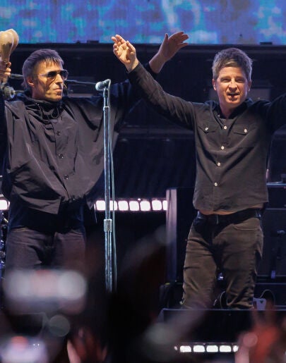 Liam Gallagher y Noel Gallagher de Oasis