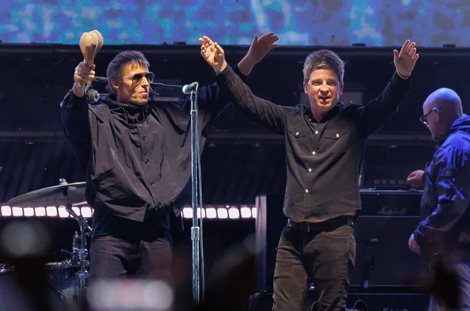 Liam Gallagher y Noel Gallagher de Oasis Liam Gallagher y Noel Gallagher de Oasis