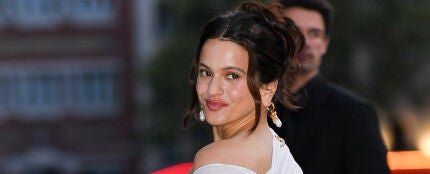 Rosalía durante su paso por la Semana de la Moda en París Rosalía durante su paso por la Semana de la Moda en París