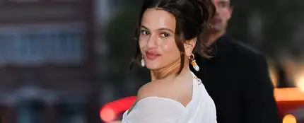 Rosalía durante su paso por la Semana de la Moda en París Rosalía durante su paso por la Semana de la Moda en París