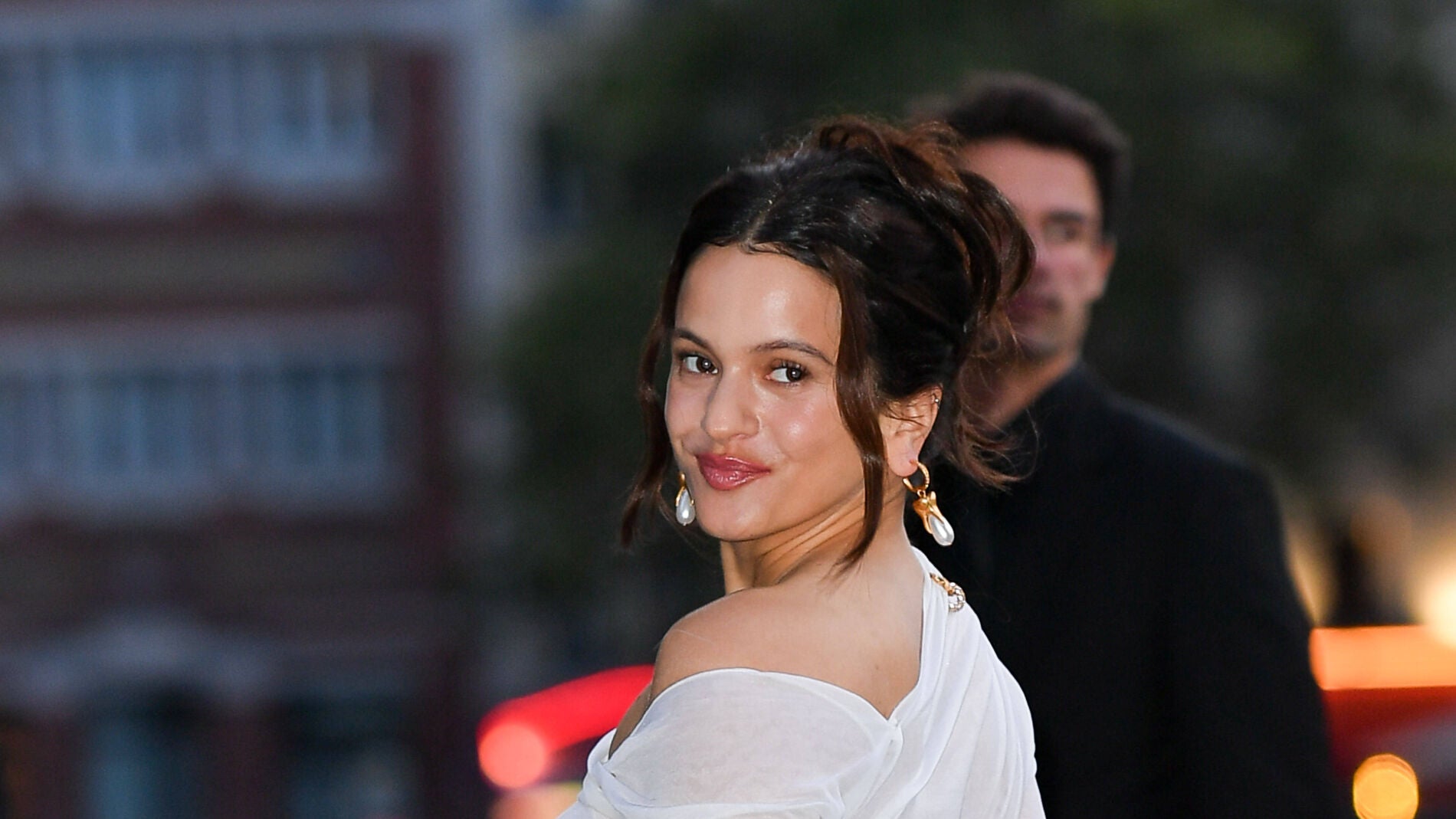 Rosalía durante su paso por la Semana de la Moda en París