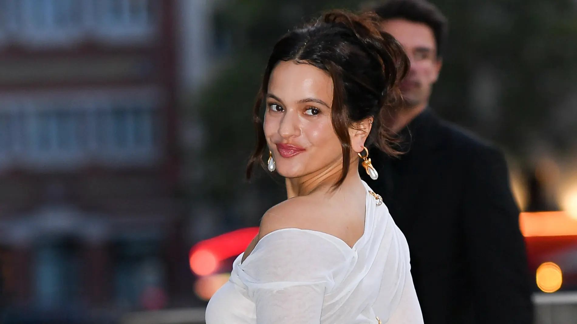Rosalía durante su paso por la Semana de la Moda en París Rosalía durante su paso por la Semana de la Moda en París