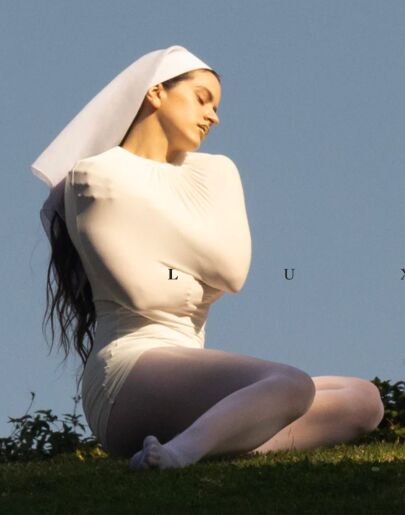Rosalía para 'LUX'