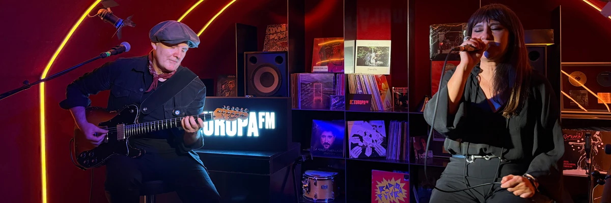 Amaral se envuelve de nostalgia y agradecimiento en el Local de Ensayo Europa FM Amaral se envuelve de nostalgia y agradecimiento en el Local de Ensayo Europa FM