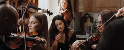 Las referencias del videoclip de 'Berghain' de Rosalía: de Blancanieves a su simbolismo religioso Las referencias del videoclip de 'Berghain' de Rosalía: de Blancanieves a su simbolismo religioso
