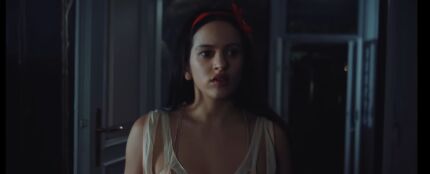 Rosalía, perdida como Blancanieves en el bosque Rosalía, perdida como Blancanieves en el bosque