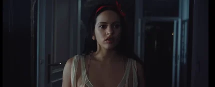 Rosalía, perdida como Blancanieves en el bosque Rosalía, perdida como Blancanieves en el bosque