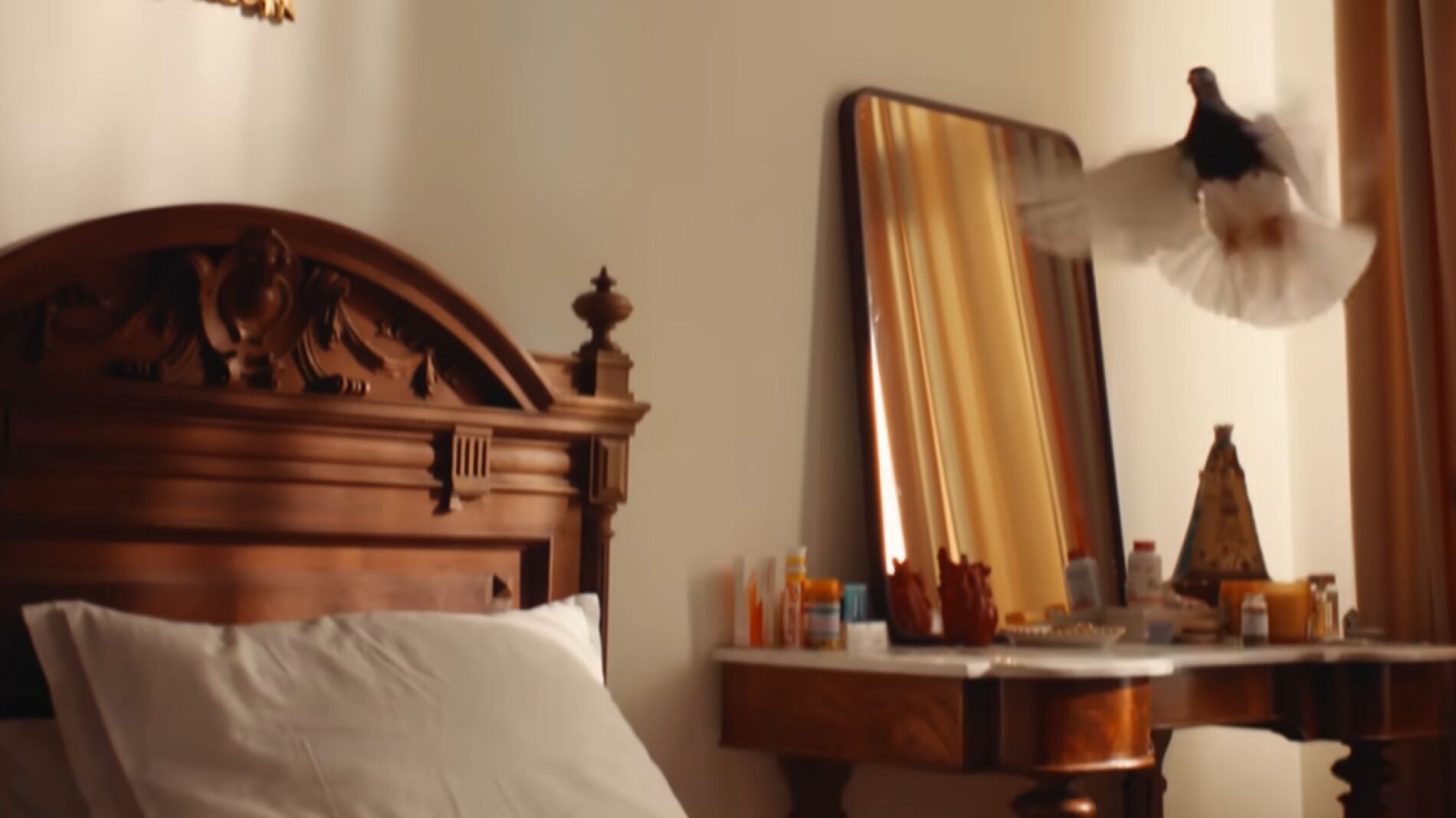 El alma de Rosalía, fallecida, se eleva como una paloma.