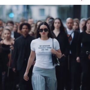 Rosalía en el adelanto de 'Berghain' para redes sociales Rosalía en el adelanto de 'Berghain' para redes sociales