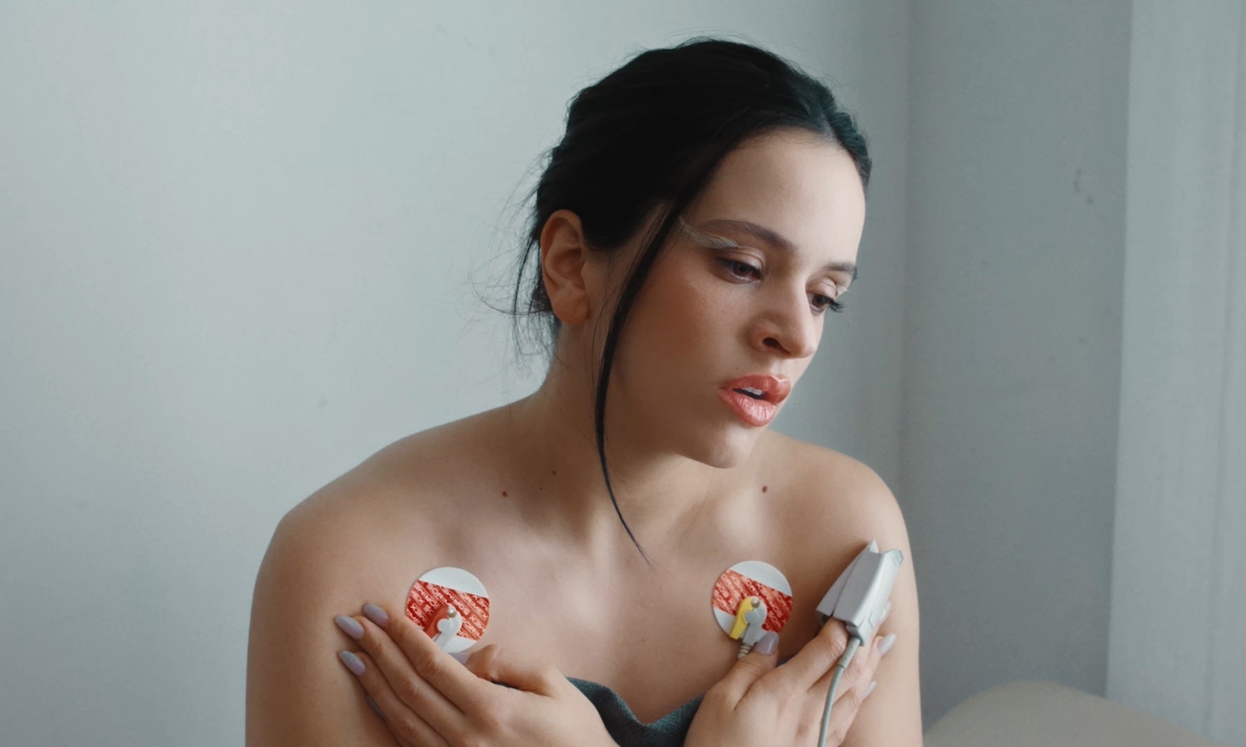 Rosalía en el videoclip de 'Berghain', primer sencillo de su álbum 'LUX' Rosalía en el videoclip de 'Berghain', primer sencillo de su álbum 'LUX'