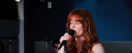 La reacción de Lady Gaga tras la versión de 'Abracadabra' de Florence and The Machine La reacción de Lady Gaga tras la versión de 'Abracadabra' de Florence and The Machine