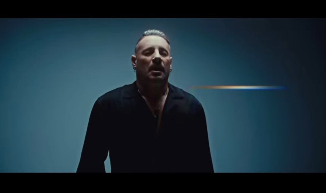 Andy, en el videoclip de 'Marioneta' Andy, en el videoclip de 'Marioneta'