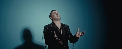 Andy Morales, en un 'frame' del vídeo de su 'single', 'Marioneta' Andy Morales, en un 'frame' del vídeo de su 'single', 'Marioneta'