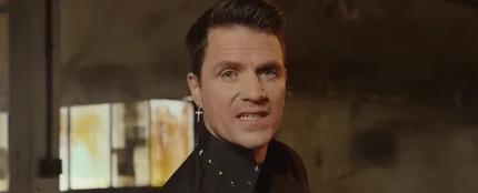 Dani Martín en el videoclip de 'Veinticinco' Dani Martín en el videoclip de 'Veinticinco'