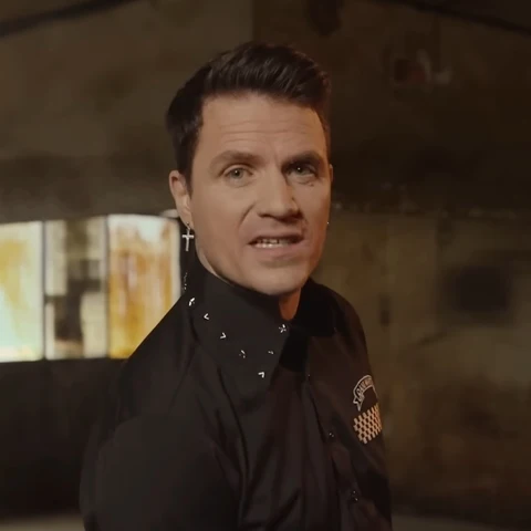 Dani Martín en el videoclip de 'Veinticinco' Dani Martín en el videoclip de 'Veinticinco'