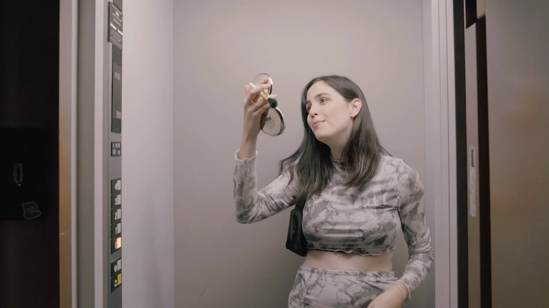 Hoonine en el videoclip de 'Velocidad Crucero' Hoonine en el videoclip de 'Velocidad Crucero'