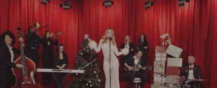Edurne, en el videoclip de 'Santa Claus llegó a la ciudad'.