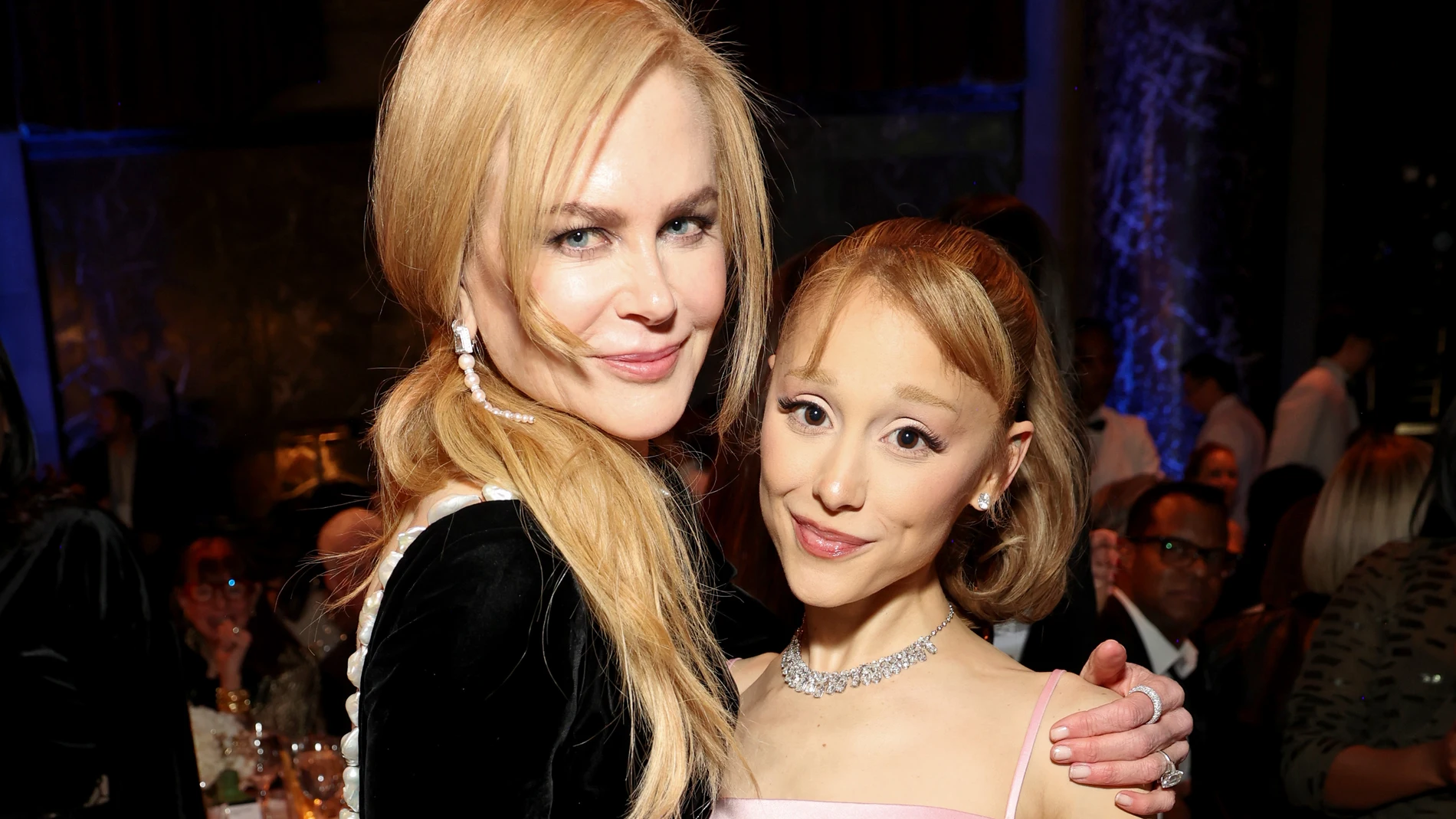 Ariana Grande y Nicole Kidman durante la gala de los premios The National Board of Review Ariana Grande y Nicole Kidman durante la gala de los premios The National Board of Review