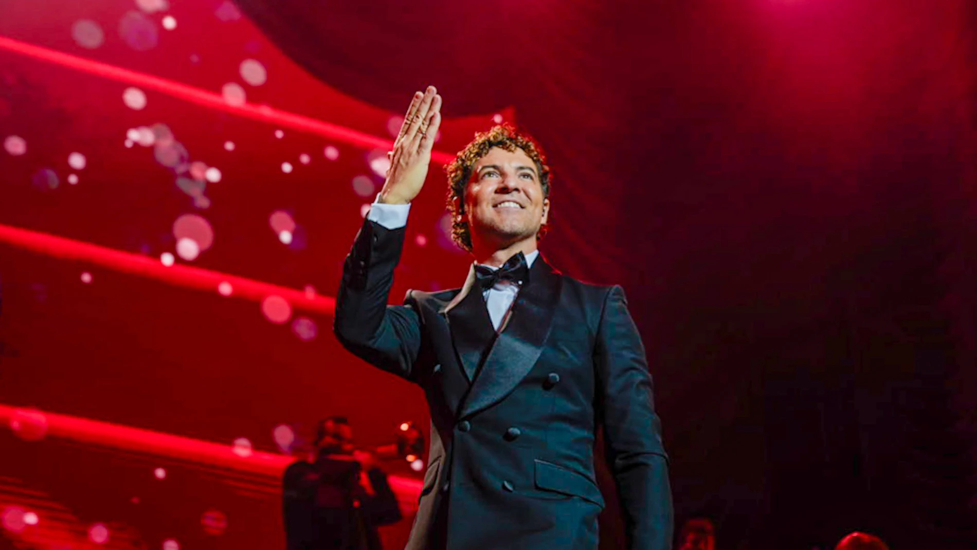 David Bisbal durante su actuación en Almería del tour 'Todo es posible en Navidad' David Bisbal durante su actuación en Almería del tour 'Todo es posible en Navidad'