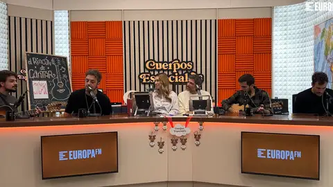 Shinova en 'Cuerpos especiales' Shinova en 'Cuerpos especiales'