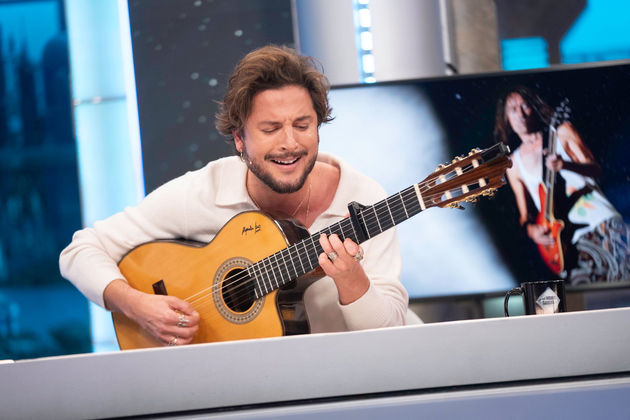 El emotivo homenaje de Manuel Carrasco a Robe Iniesta El emotivo homenaje de Manuel Carrasco a Robe Iniesta