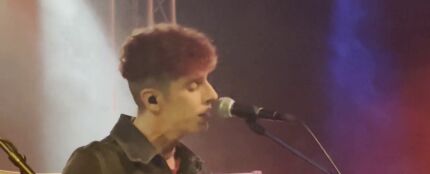 Diego Arroyo versiona 'La vereda de la puerta de atr&aacute;s' como homenaje a Robe