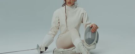 Rosal&iacute;a en su videoclip de 'La Perla'