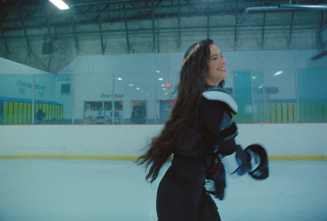 Rosalía, en el videoclip de 'La Perla' Rosalía, en el videoclip de 'La Perla'