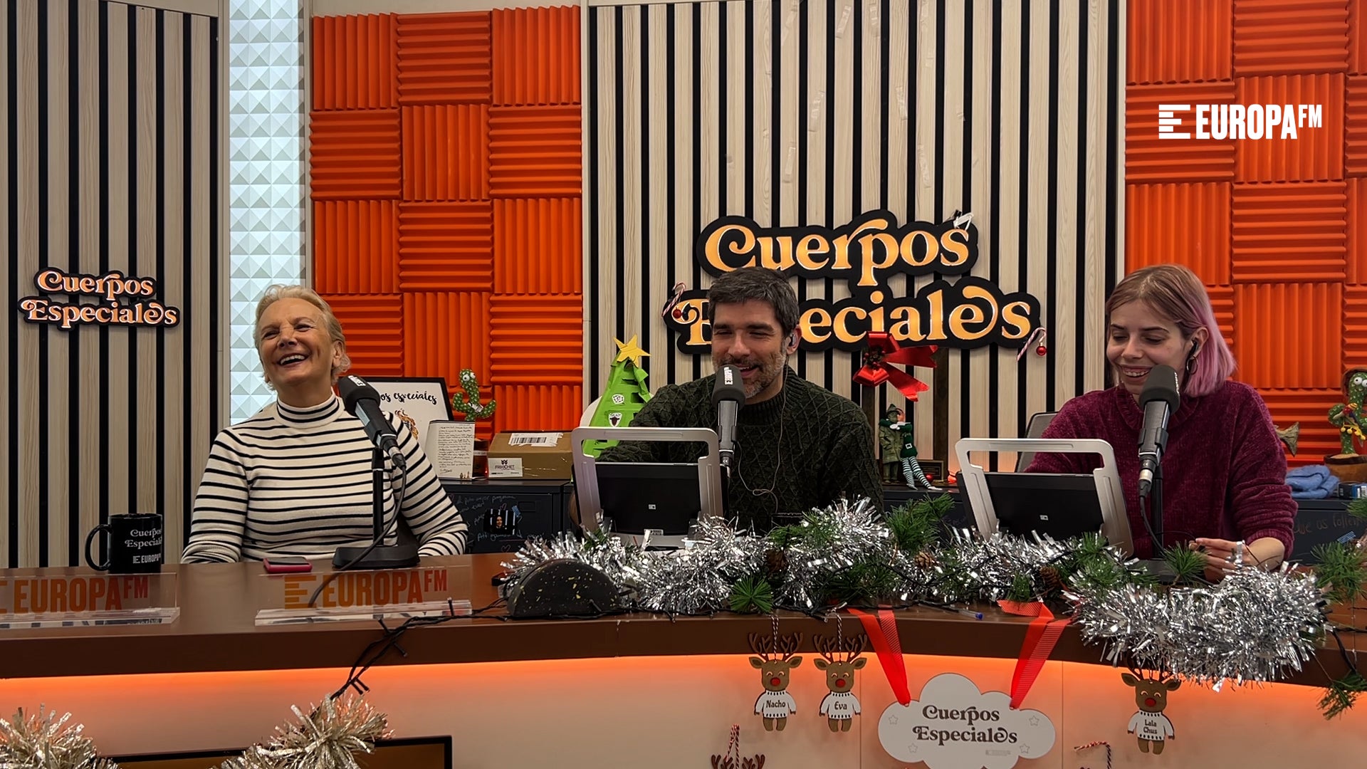 Carla Morrison con Nacho García y Alba Cordero en Cuerpos especiales Carla Morrison con Nacho García y Alba Cordero en Cuerpos especiales