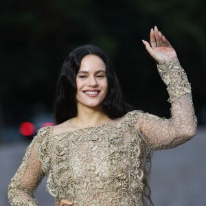 Rosalía anuncia una edición exclusiva del CD de 'LUX' y nuevo merchandising Rosalía anuncia una edición exclusiva del CD de 'LUX' y nuevo merchandising