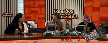 Carla Morrison con Nacho García y Alba Cordero en Cuerpos especiales Carla Morrison con Nacho García y Alba Cordero en Cuerpos especiales