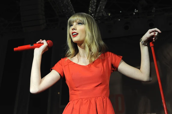 Taylor Swift en un encendido navideño de 2012 Taylor Swift en un encendido navideño de 2012