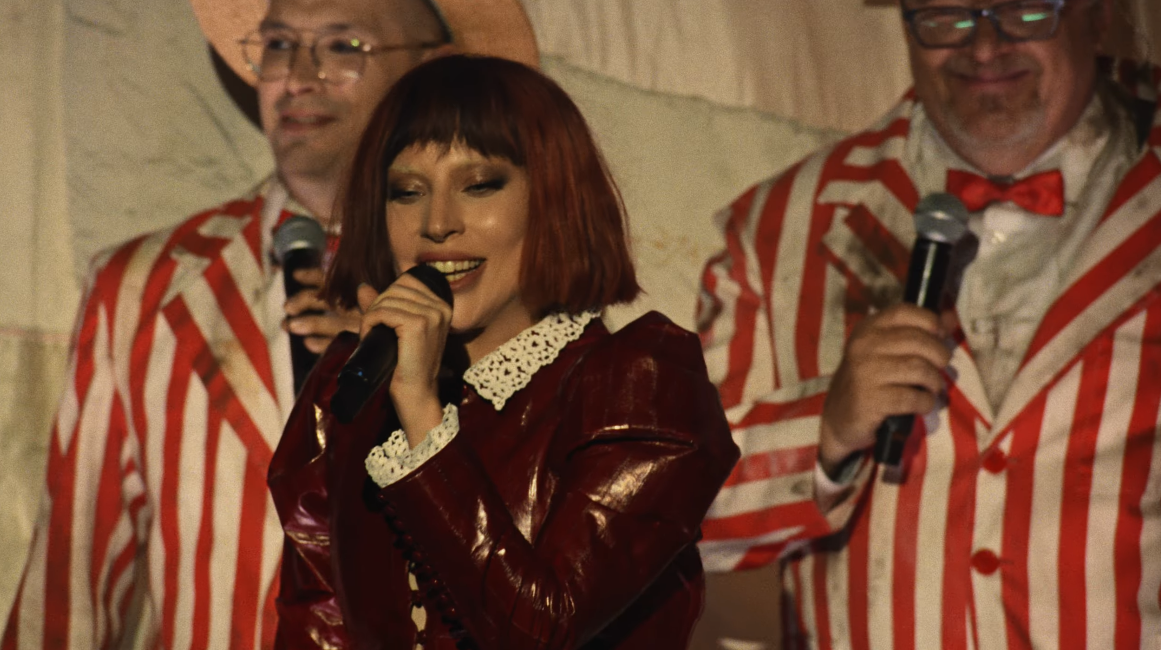 Lady Gaga se mimetiza en el universo 'Harlequin' con un especial producido junto a su prometido, Michael Polansky Lady Gaga se mimetiza en el universo 'Harlequin' con un especial producido junto a su prometido, Michael Polansky