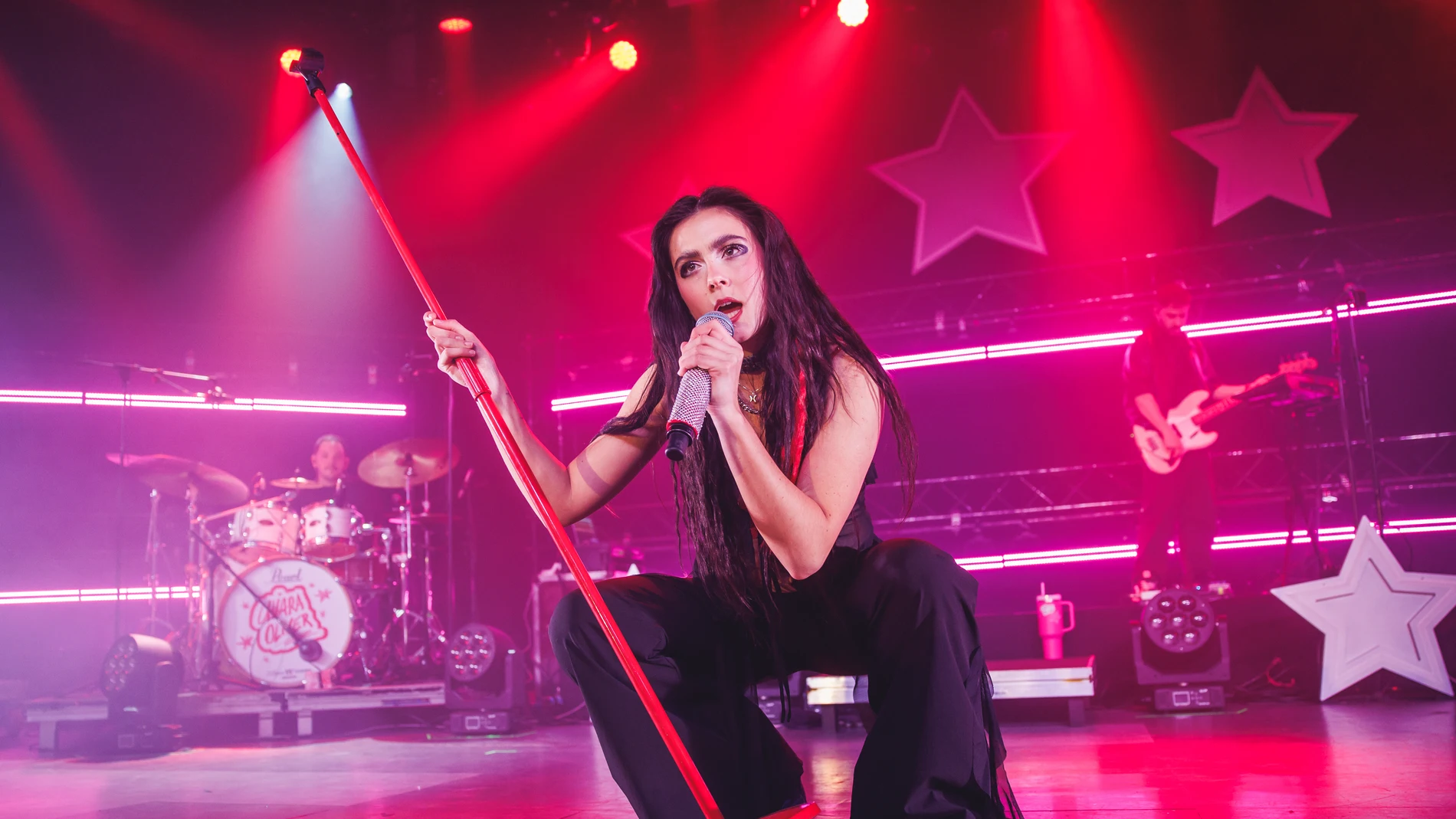 Chiara Oliver actuando en La Riviera Chiara Oliver actuando en La Riviera