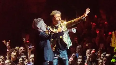 Shuarma y Shinova Shuarma y Shinova