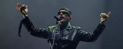 Rodrigo Cuevas actuando en el Movistar Arena Rodrigo Cuevas actuando en el Movistar Arena
