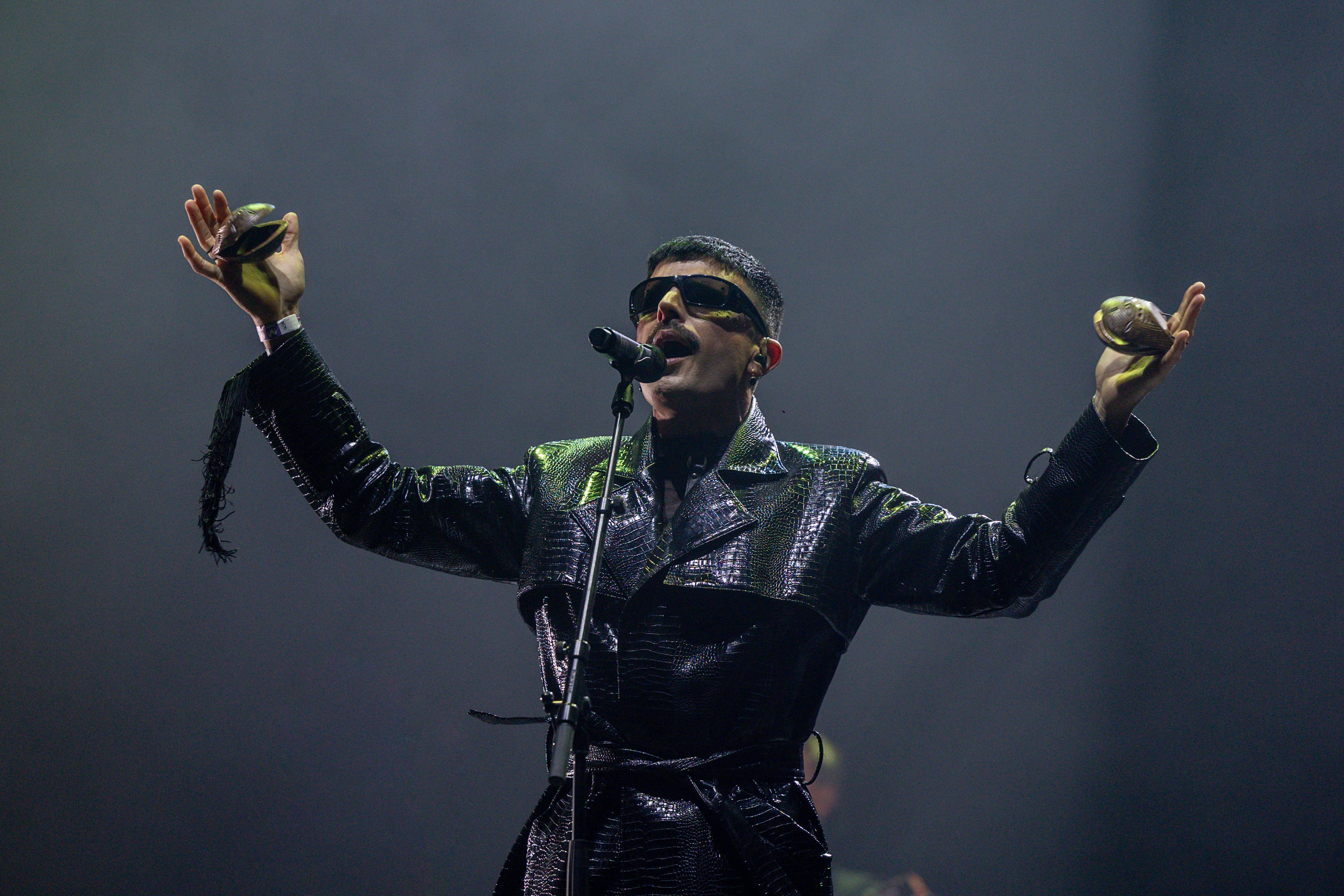 Rodrigo Cuevas actuando en el Movistar Arena Rodrigo Cuevas actuando en el Movistar Arena