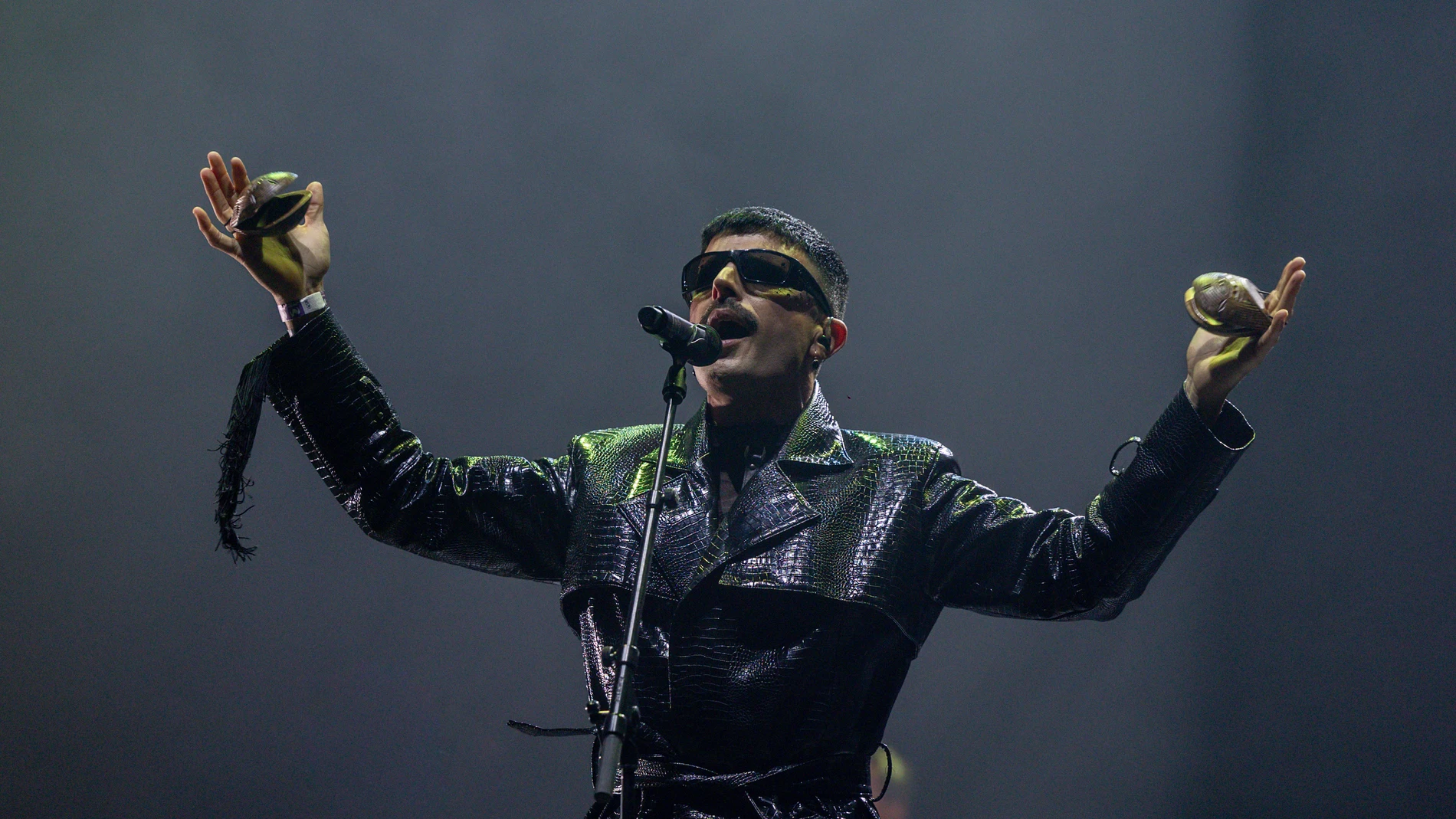 Rodrigo Cuevas actuando en el Movistar Arena Rodrigo Cuevas actuando en el Movistar Arena