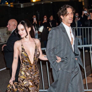 Quién es Dove Cameron, la prometida de Damiano David Quién es Dove Cameron, la prometida de Damiano David